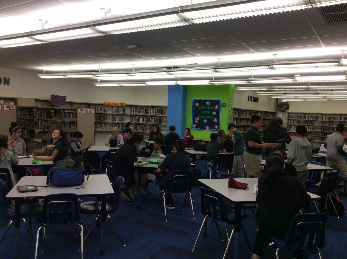 flowerlibrary1's tweet photo. When people ask me if middle school students actually come to the 📚library outside of class...
My answer? Yup. 😜👍
#awesomelibrary @CharlesChargers @EPISDLibraries https://t.co/yWsHMLfiAB