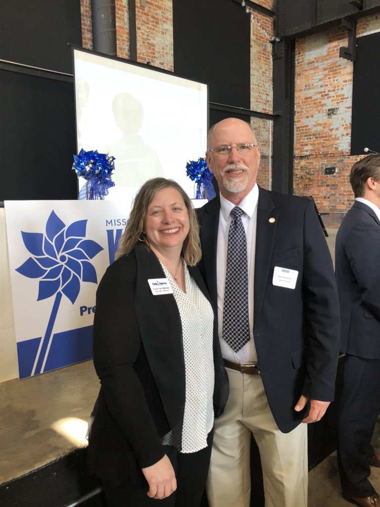 missouri_naca's tweet photo. A dynamic duo! Thanks to @RepDistrict58 &amp; @CaraGerdiman for promoting #GreatChildhoods in your communities every day. #StandingWithChildren https://t.co/eB2zXaTFXH