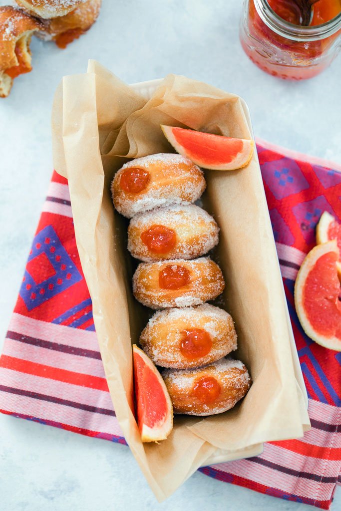 wearenotmartha's tweet image. I hate how my house smells after I fry donuts, but I also hate heavy fragrances, so I'm
thrilled I can now make these homemade Grapefruit Donuts AND have a fresh smelling
home thanks to @Febreze_Fresh Febreze ONE! #ad #ONEStateofMind wearenotmartha.com/grapefruit-don…