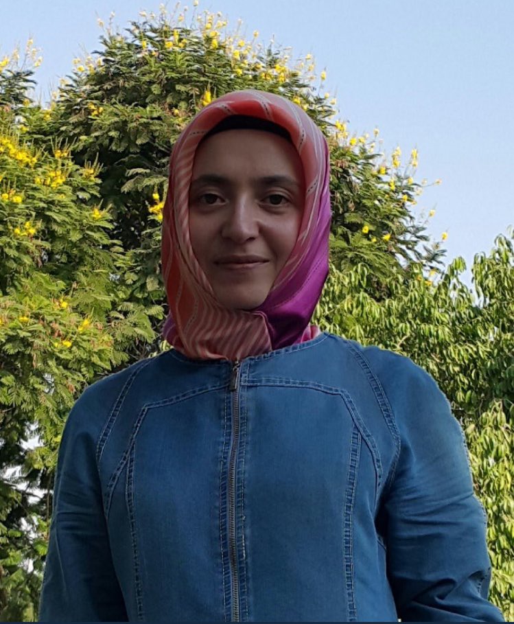 umutluyz's tweet photo. Yapılan ufak bir işi bile karşılık bekleyerek yapmadık.
Her fert kaderini yaşıyor;
Kimi zindanda 
Kimi hicrette
Kimi yerin üstünde 
Kimi yerin altında
Kimi öksüz
Kimi yetim
Yeter ki Rabimden gelene razı olalım.
#BeratKandili
#HastaTutuklularTahliyeEdilsin
#EsmaUludağ
#HalimeGülsu https://t.co/Rwi7L40UIg