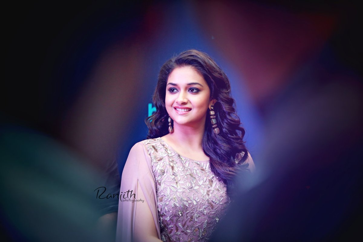 RisingKS's tweet photo. Wow 😍 Beautiful N Charming 😍 

@KeerthyOfficial #LaunchesNokia7 
#KeerthySuresh #Ranjithphotography https://t.co/ZCjZ76k7aM