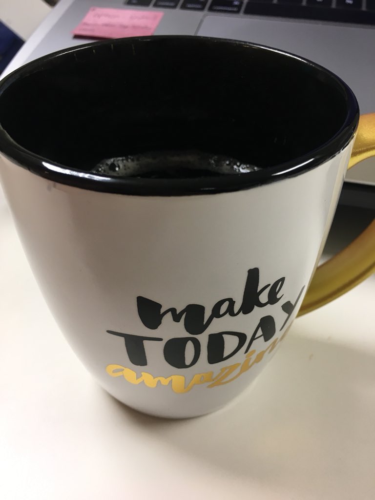 ShannonCSimcox's tweet photo. Great mug (right @antoinette_typ?) But not @Saxbys 🙁 #theblogconnect withdraw https://t.co/UqXQoiyPip