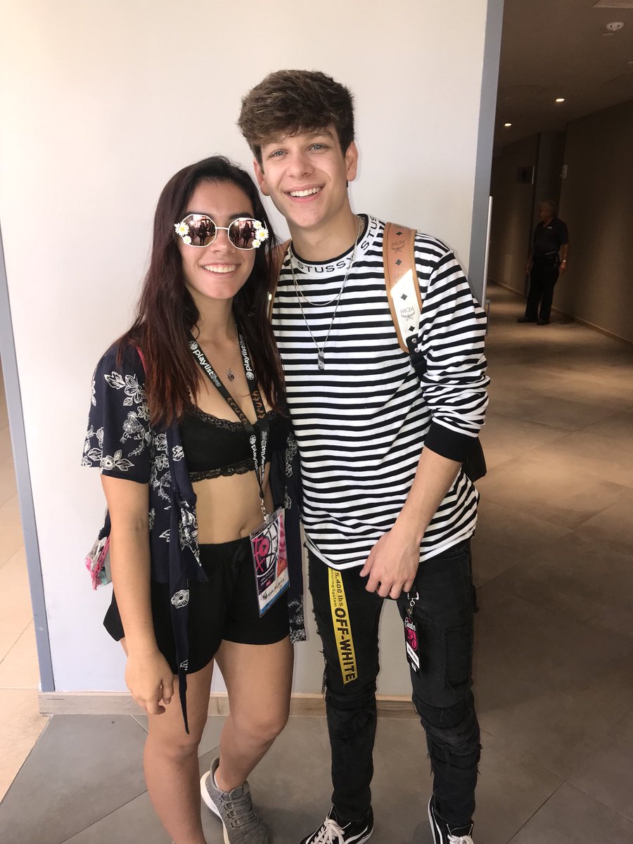 w0ndergi's tweet photo. @NathanTriska #playlistlive2018 we cute https://t.co/X0wUDdZZQQ