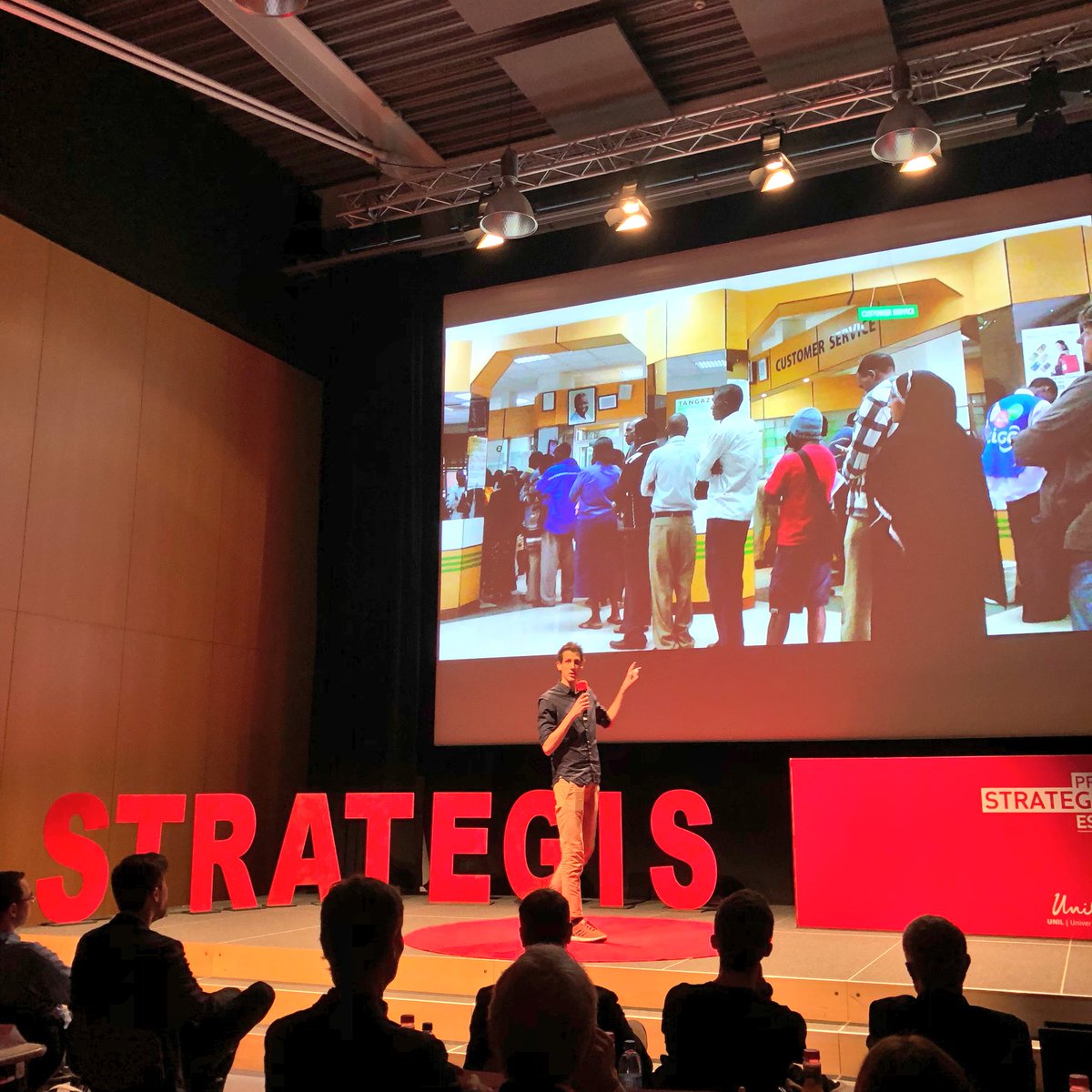 Innovaud's tweet photo. François Briod pitching @Monito at Strategis Prize Ceremony #VDtech #prixstrategis2018 #startupfit https://t.co/m1ppugkczg