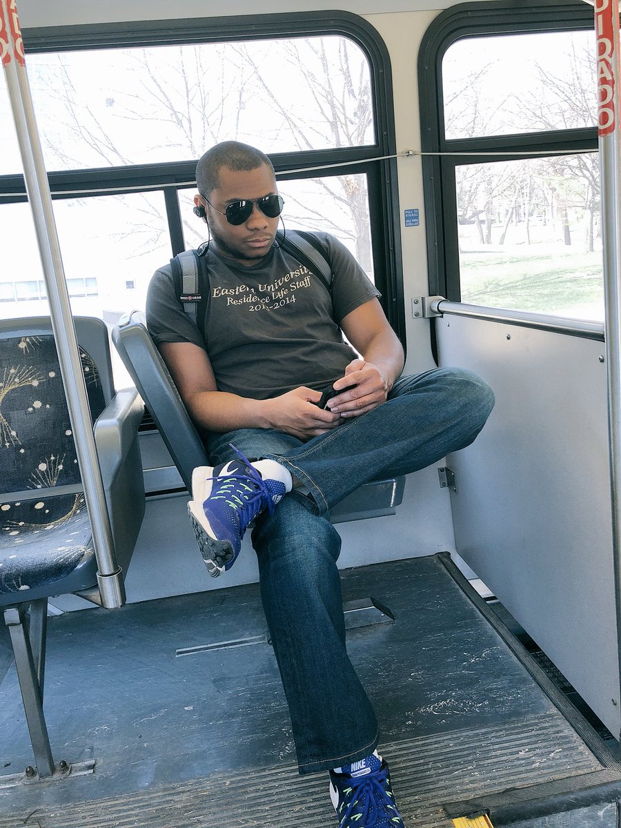smileitsjoy's tweet image. Couple that rides the campus bus together, is a couple that is....
Conserving energy and saving the world 😂😂
#blacksuperhero #cambus #blkgradlife