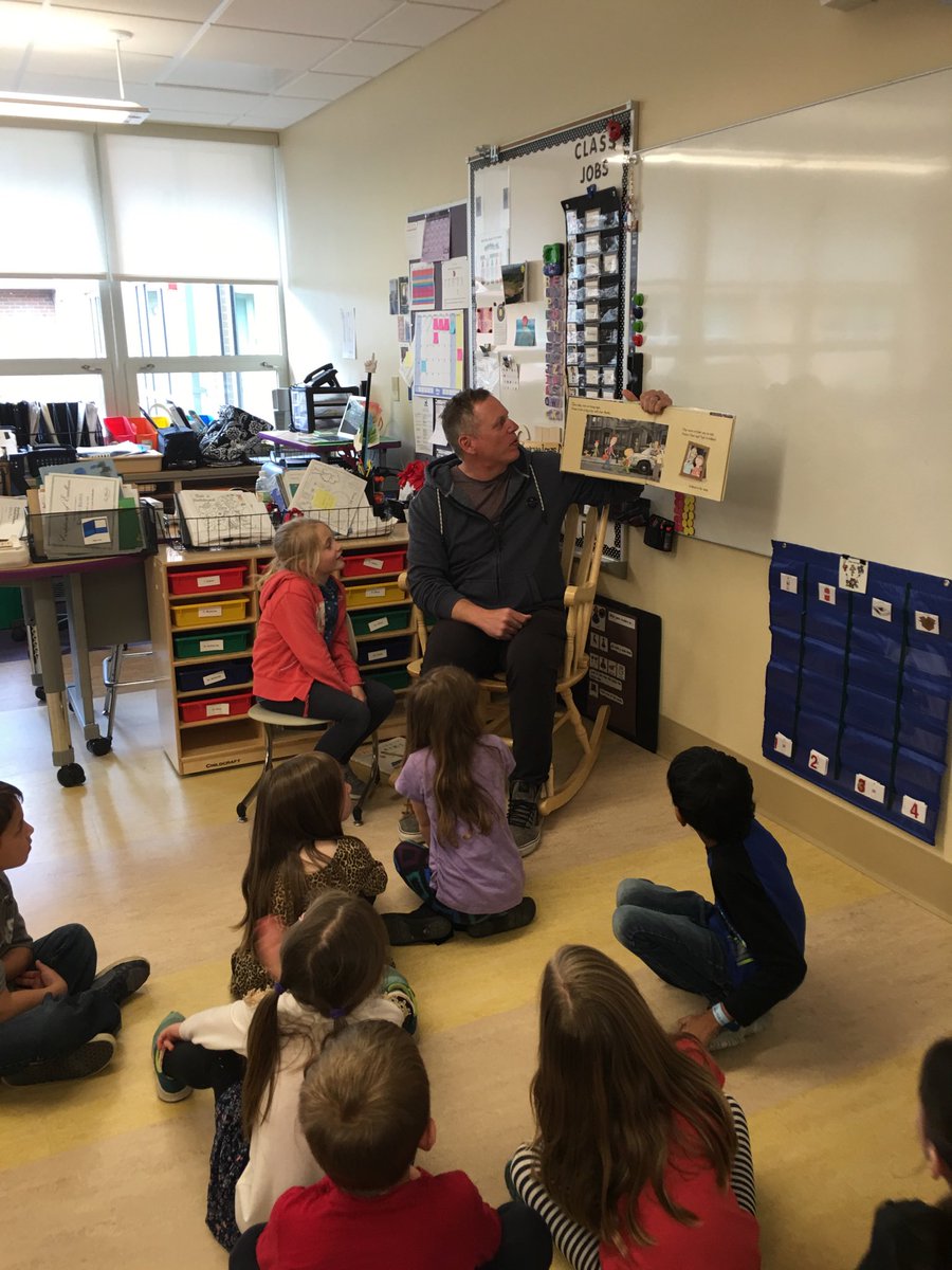 MarvelousMoring's tweet photo. Thanks to Mr. Vaal for being our Mystery Reader today. He read a favorite book from one of our favorite authors. @LSSNorthboro @MarvelousMoring #Knuffle Bunny Free #Mo Willems https://t.co/6Vgnf35VA7