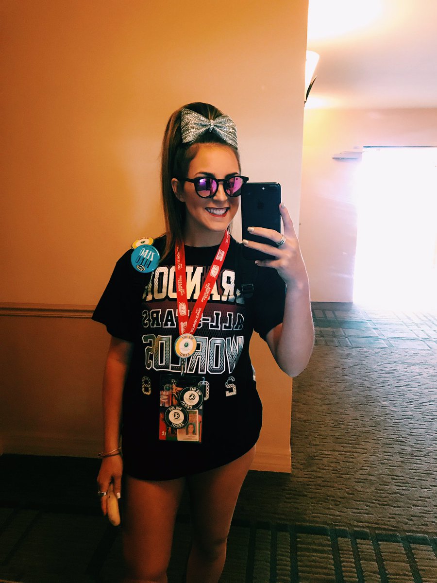 babriana_'s tweet photo. Smoke is back in the (milk)house @4:26 come support😘💨 #SIBITH https://t.co/m1kBbURLkV