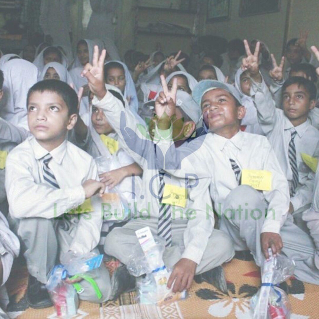 Rangdusociety's tweet photo. Work shop in Aghaz school Gulshan E Iqbal Lemo Goth, The workshop was Held Workshop to teach these little kids about FIRST AID. 
#icppakistan #imaginepakistan #createpakistan https://t.co/W0YRl1DNRt