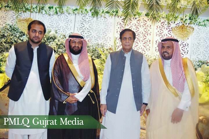 gujrat_hussain's tweet photo. Deputy PrimeMinister of Pakistan Ch Pervaiz Ellahi،Ex Federal Minister Choudhry Wajahat Hussain
&Choudhry Hussain Ellahi.
🍁🍁🍁🍁🍁🍁🍁🍁🍁🍁🍁🍁
#PMLQPakistan https://t.co/3rTOog03r5