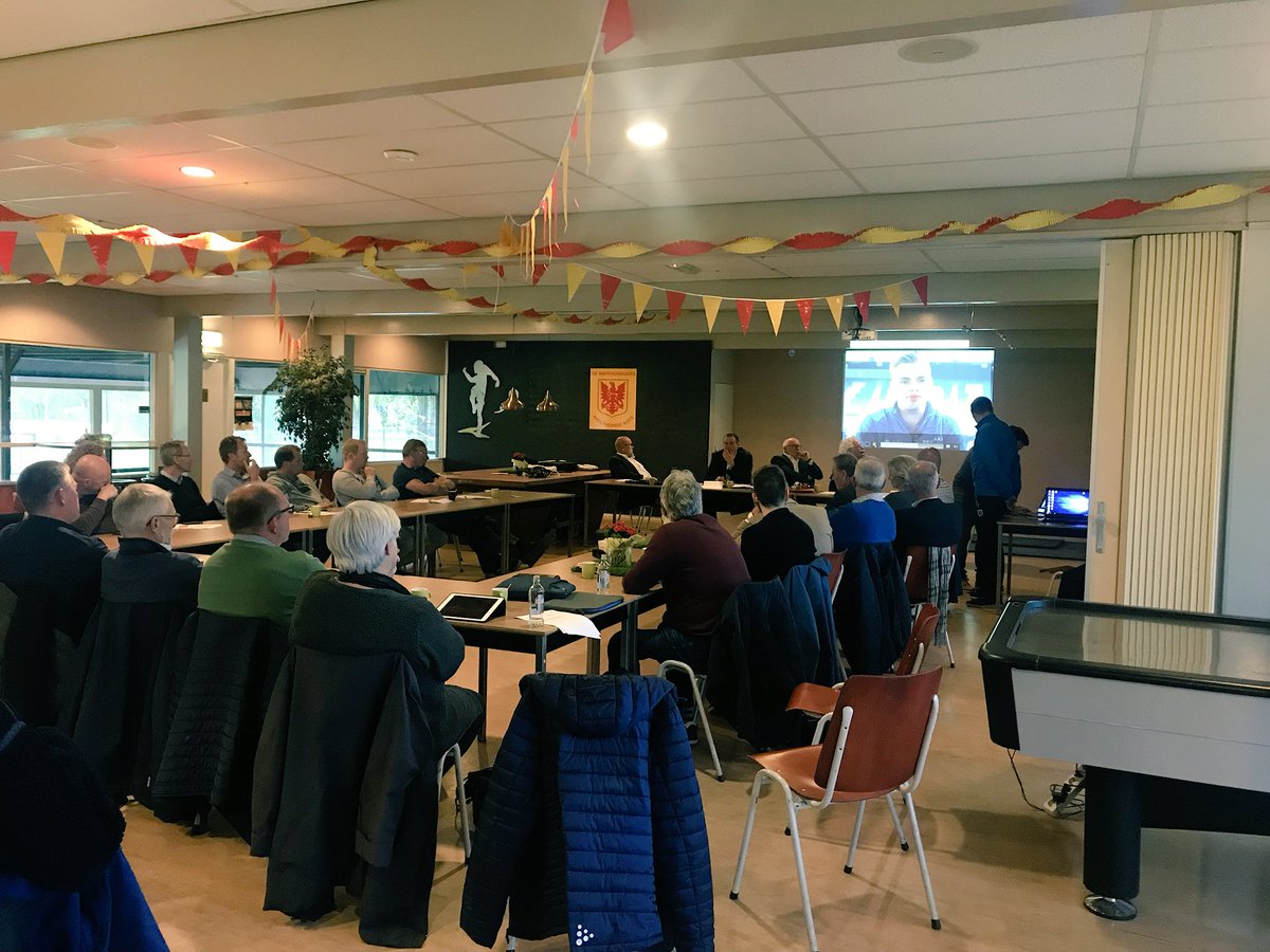 Vanavond zijn wij te gast bij de ALV van de Apeldoornse Voetbalfederatie. Hier vertellen wij, samen met Stefan Vellinga van <a href="/pecesports_/">PEC Zwolle eSports</a>, over de ontwikkelingen en kansen voor verenigingen m.b.t. eSports. #esports #innovatie #verenigingen #apeldoorn
