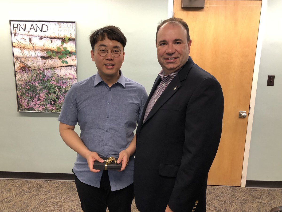 DeanEricBarker's tweet photo. Congratulations Dr. Joonyoung Park on completing his PhD! Best wishes from @purduepharmacy! #superstudents #boldinnovators https://t.co/pZi7hwDdWV