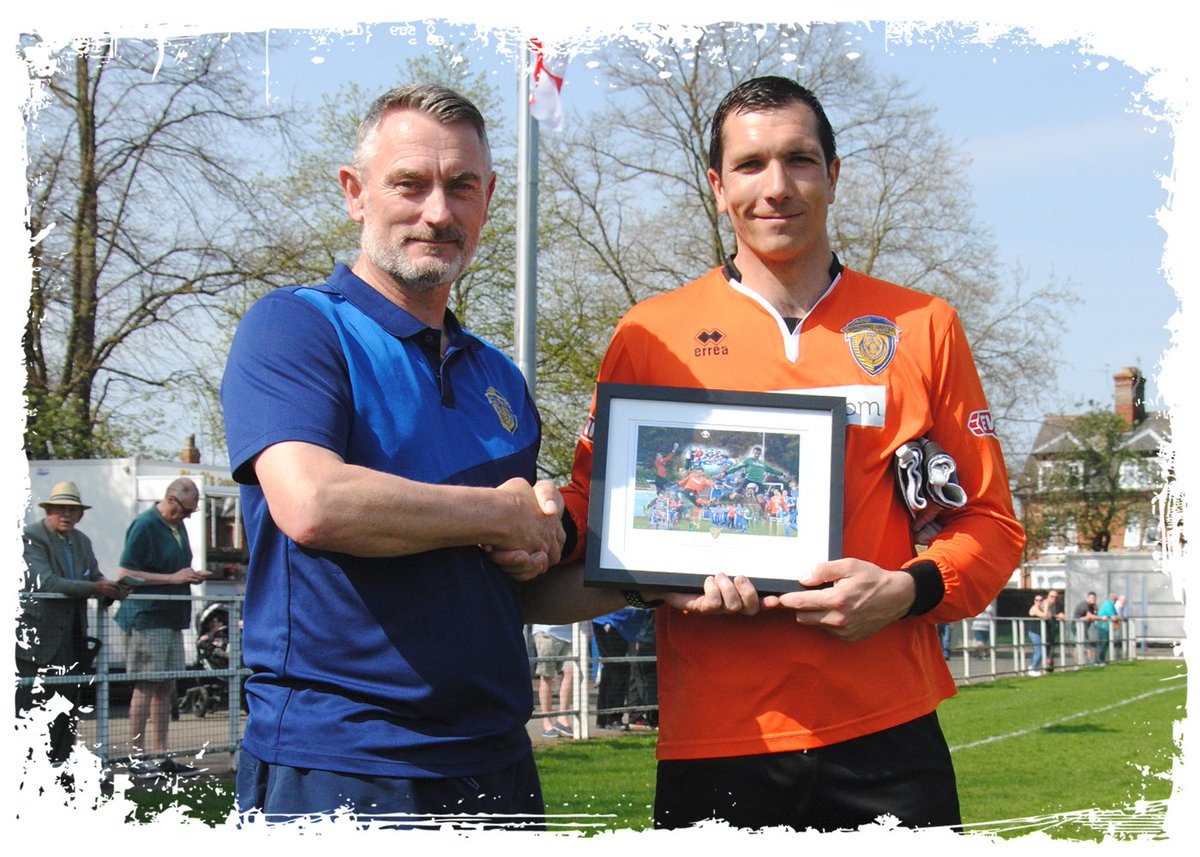 SpaldingUnited's tweet photo. With due apologies to legendary #TulipsCat @duggan895, @MaplethorpeC &amp; others, we totally forgot to share some highlights from the @leektown match on 21/4/18: Doh!?! Congrats on the #250Apps #DuggyMeister!... https://t.co/j4Gey5dd9j