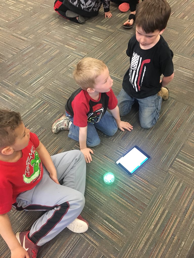 aschauer17's tweet photo. Teaching the kindergarteners how to use Spheros to practice their sight words. #PRASlearns https://t.co/uTKvlMnqdi