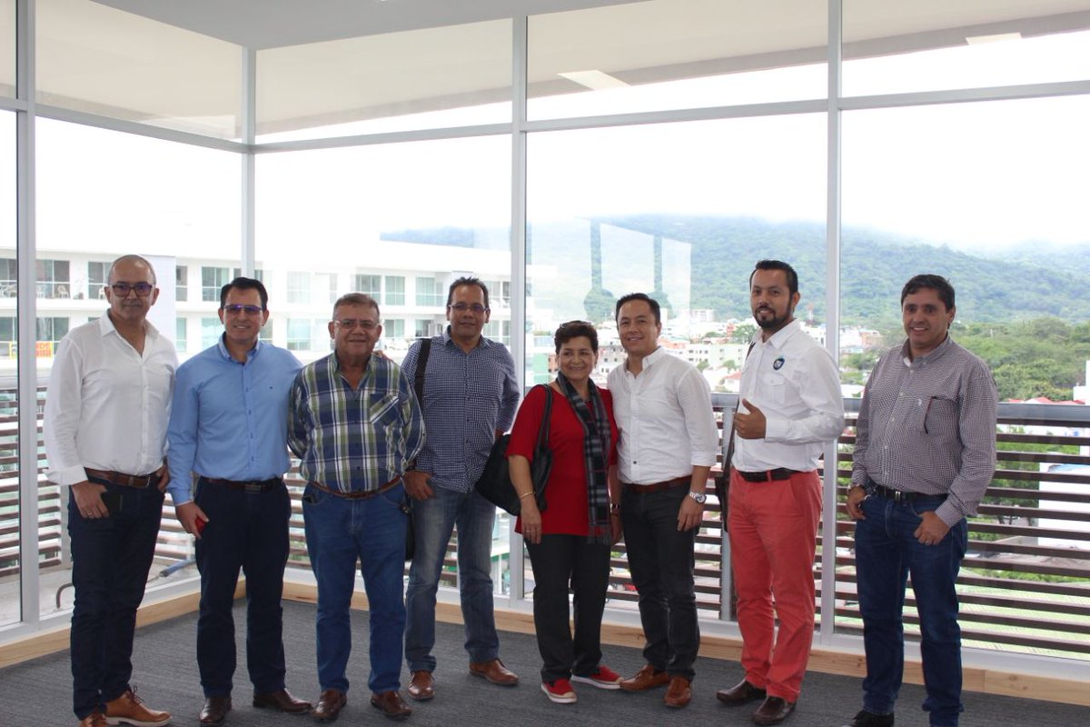 leo_puentes's tweet photo. Felicitaciones @CCCASANARE, su nueva sede está llamada a cambiar la historia empresarial de nuestra capital y se convierte en un hito arquitectónico de #Yopal. #ElPrimerPasoParaAvanzar hacia la consolidación de uno de nuestros principales objetivos: #YopalCiudadDeGrandesEventos. https://t.co/DvjkUuZV6Y
