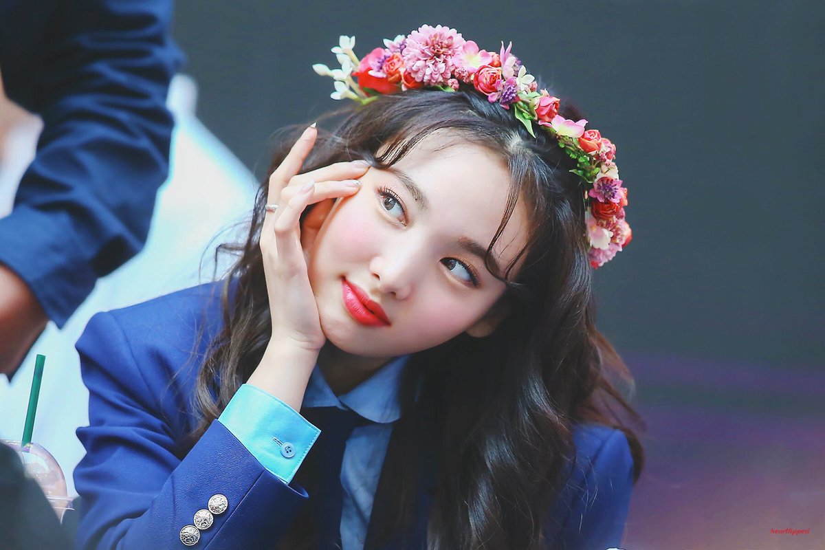 nayeonpics's tweet photo. 180429 https://t.co/clo7AZWo4a