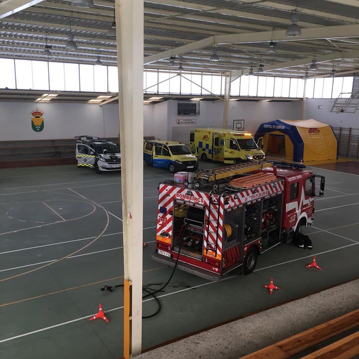 amb_burela's tweet photo. Quien se lo pasaría mejor❓Los niñ@os o nosotros❓Jornadas de primeros auxilios y RCP en el CEIP SANTA MARÍA DO VALADOURO. Un gustazo enseñar a los niños un poco de nuestro trabajo. Muchas gracias a la ANPA por su implicación.
#AMBULANCIASBURELA https://t.co/uT36xRhJK7