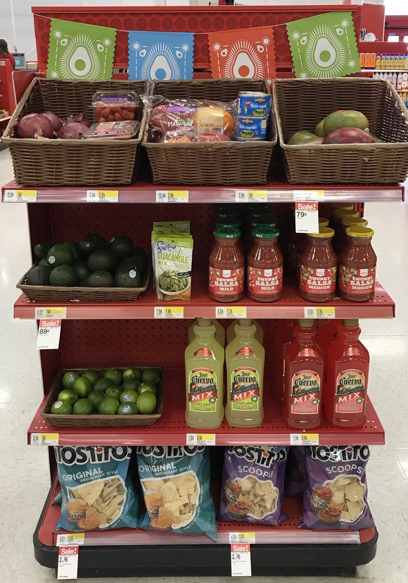 Cinco De Mayo is here at #T1521! Come get all your salsa, guac, and marg supplies at @Target for your fiesta! @SelenaAlbino @nroyal13 #olé 🥑🍅🌶🍹🇲🇽