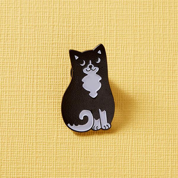 quirkbooks's tweet photo. Get a 20% off discount code to @PunkyPins and FREE prints from @ManfriedTheMan authors @caitlindmajor and @Moosekleenex by signing up for the Quirk E. Newsletter this week! Seriously, check out these cute cat pins from our pals @PunkyPins. https://t.co/467Kh174fw