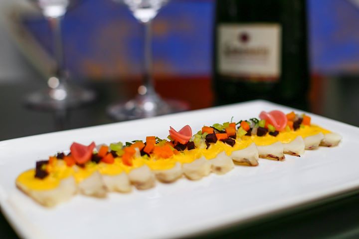 #TiraditosDeLocos Un plato ideal para compartir, vente con tus amigos.
Abrimos desde las 20:00 hrs. Reservas al ☎️ 228813937