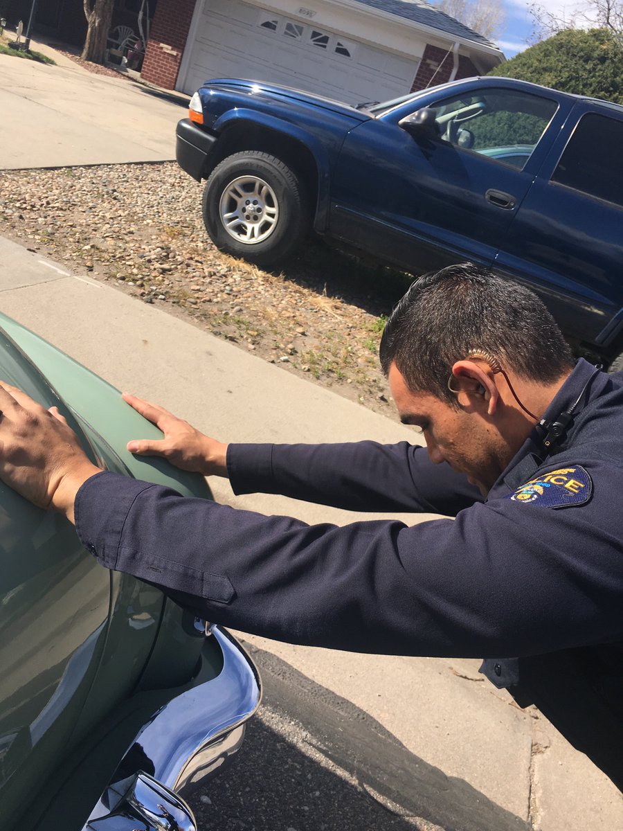 WheatRidgePD's tweet photo. Sometimes you need a helping hand... and our officers are there!

Sgt. Pickett and Officer Pauga helped a Wheat Ridge driver stranded on the roadway safely push their car out of harms way.

#WRCOPD #drivesafe #helpinghand #awesomeofficers https://t.co/ff9oGEiNvP