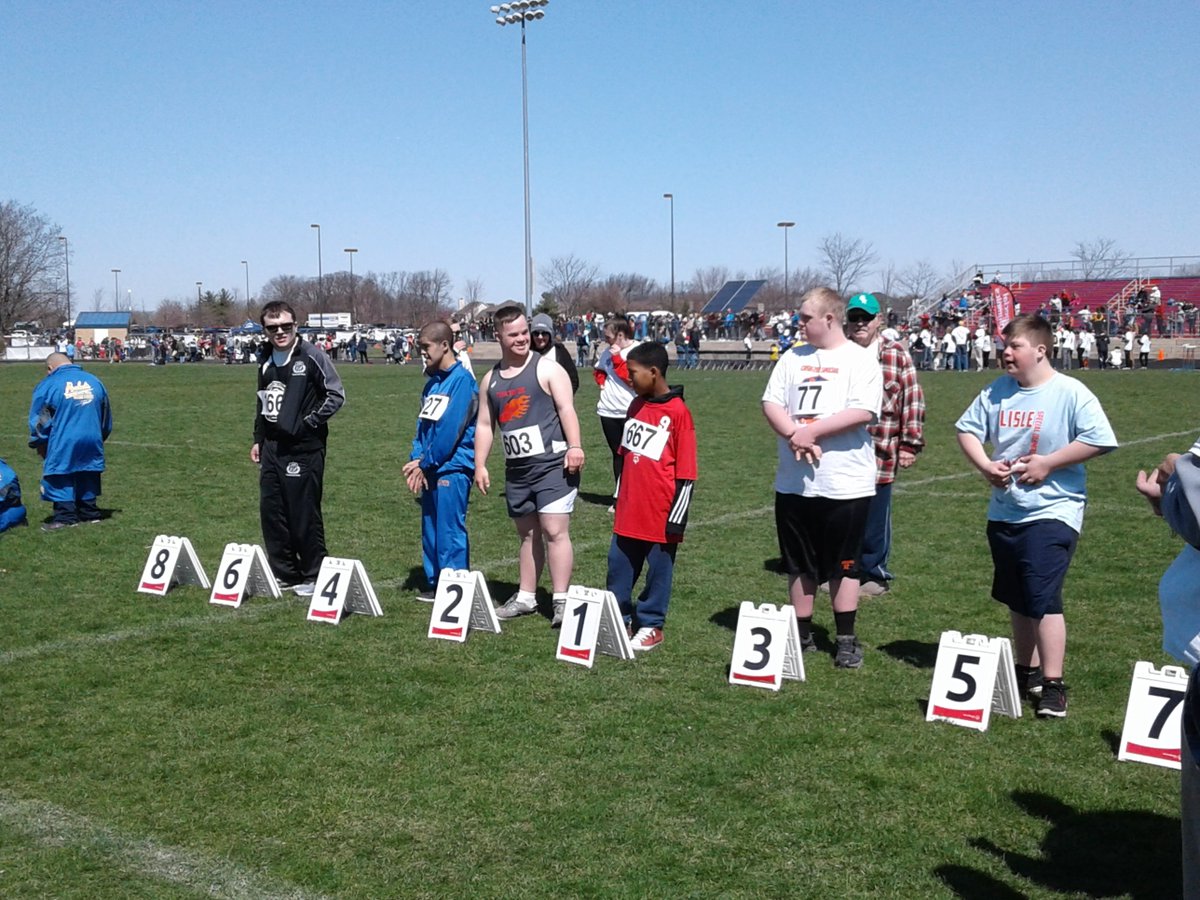 MrMeglan's tweet photo. Oak Park Special Olympics Track Team brought home medals in every competition and of every type, gold, silver, and bronze in our regionals yesterday. We have multiple athletes qualified for the State tournament in June! #oakpark97 #julianworks https://t.co/W0hd5ntoc2