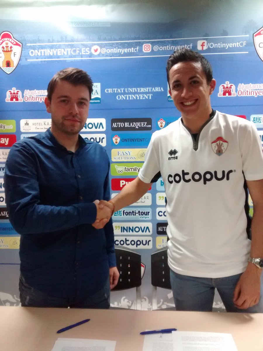 OntinyentCF's tweet photo. 📝 #Renovació | José Antonio Soler, #talent #MadeInAtzeneta per una temporada més! L'interior/lateral dret serà blanc-i-negre una temporada més! Fins la fi del 2018/2019. https://t.co/oswSK6MUf7