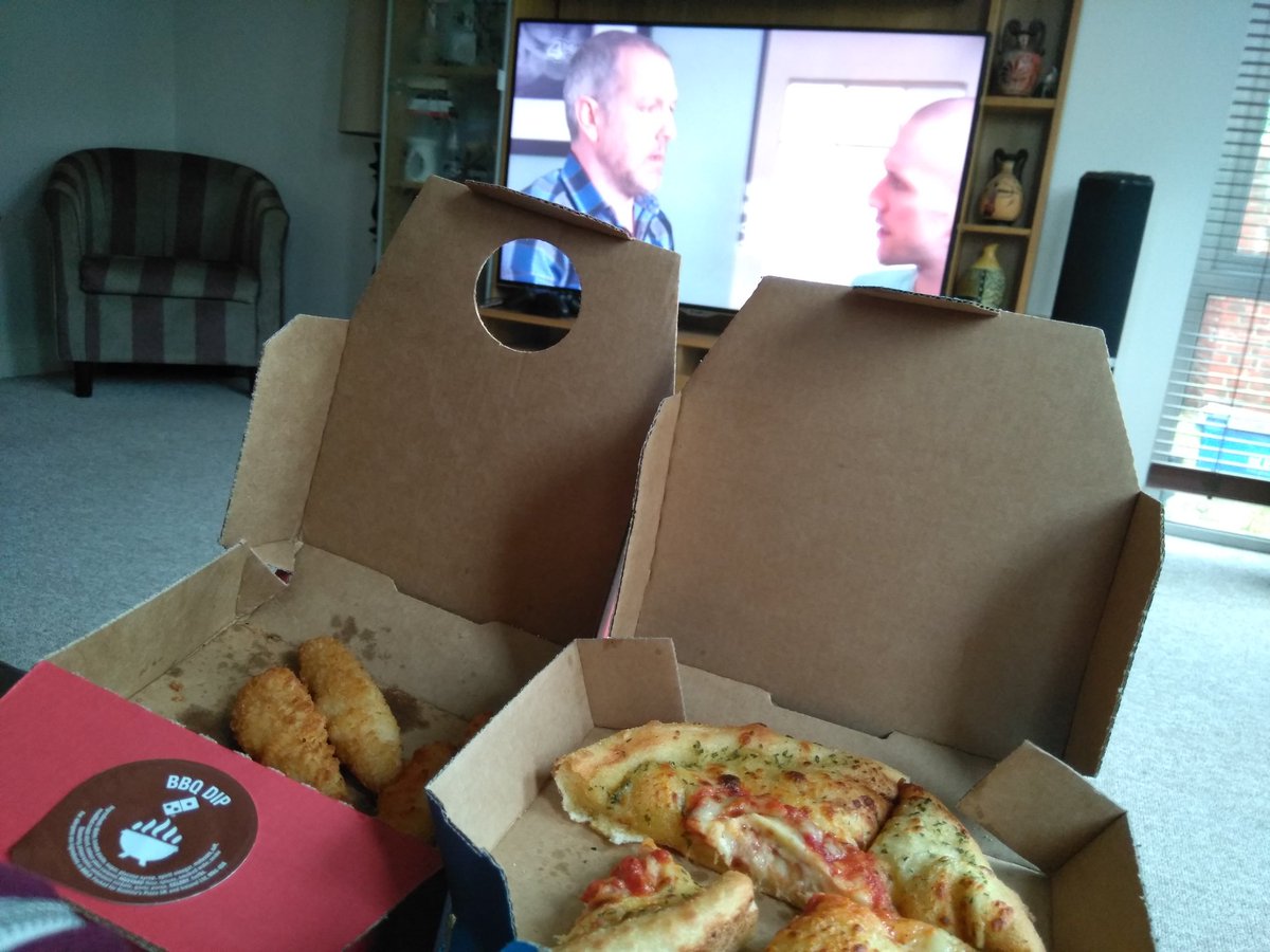 Perfect start to the week <a href="/Dominos_UK/">Domino's Pizza UK</a> <a href="/Hollyoaks/">Hollyoaks</a>