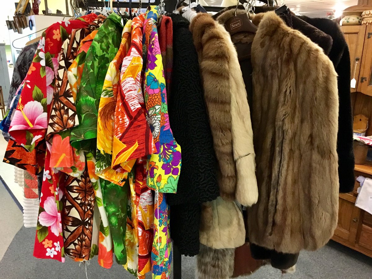 berrystudio1's tweet photo. Change of seasons in Wisconsin. #springtime #season #nofur #vintage #couture #madisonwi #statestreet #wisconsinlife #wistatejournal #isthmusmadison #cityofmadison #photography https://t.co/IqTs6TWjO2