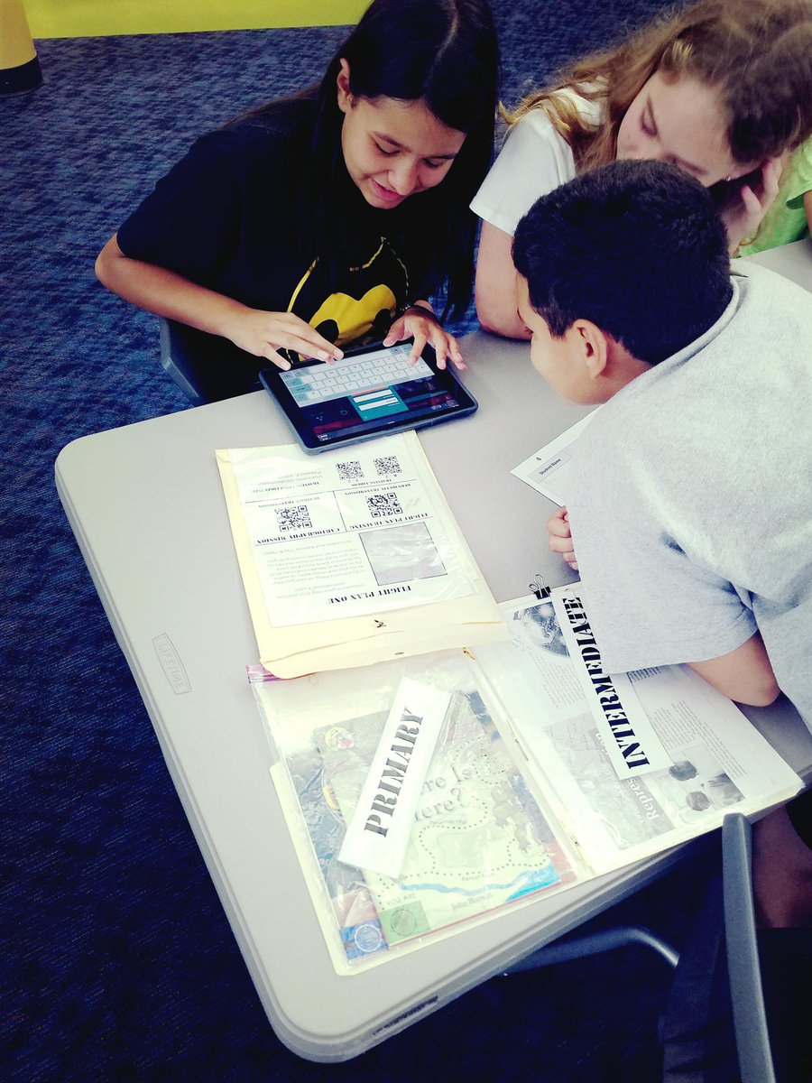SMESSTEAMTEAM's tweet photo. Ms. Haas and her class got a chance to preview Finding Francis! What a great group of Beta Testers!!!!! @SandersSMES @stacyl315 

#FindingFrancis https://t.co/hQc2kJEt98