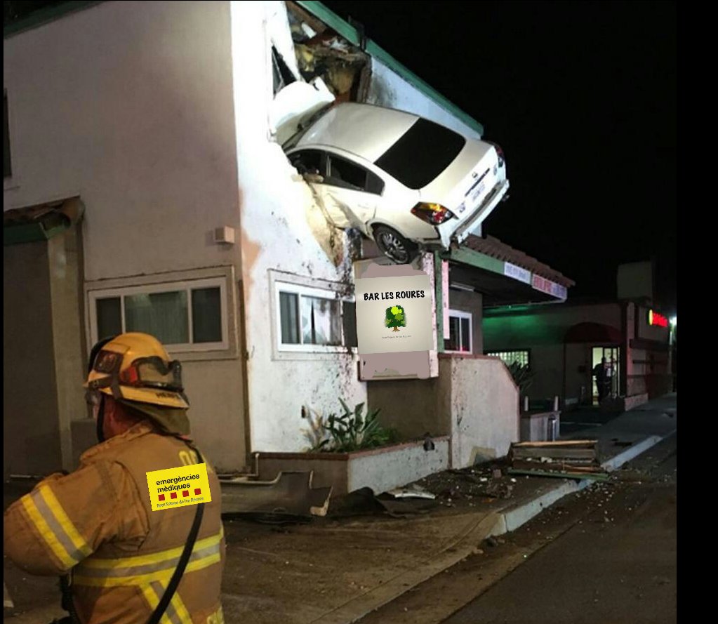 #ULTIMAHORA 🚨Atenció: accident al <a href="/BarlesRoures/">Bar Les Roures</a> . S'evacuen tots el clients menys al <a href="/borratxoSEDR/">Borratxo Sant Esteve De Les Roures</a> que  es fa l'orni. Només hi ha un ferit que traslladem a <a href="/HospitalLes/">Hospital De St Esteve De Les Roures</a>. <a href="/bmbrs_SntStvRrs/">Parc de Bombers de Sant Esteve de les Roures</a> inspecciona l'estat de l'edifici i per precaució es desallotjen els dels costats.