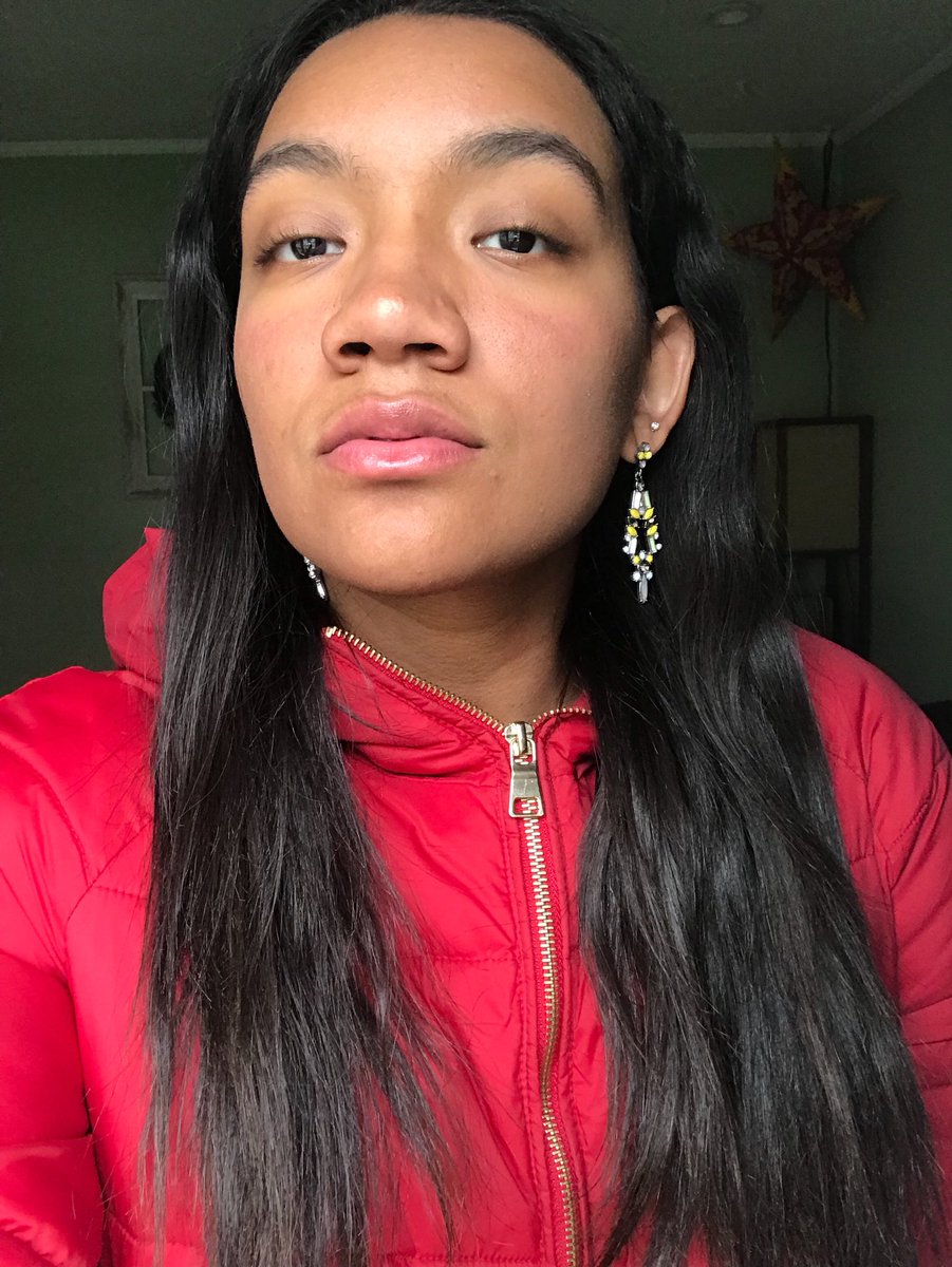 shiannarodas's tweet photo. @glossier you make me need no filta #cloudpaint #balmdotcalm #wowder https://t.co/jPhEHoYfdY