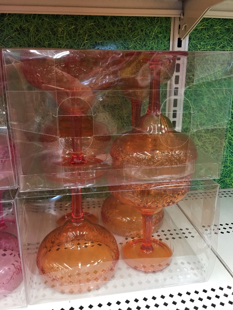 thepolishedp's tweet photo. All types of multi-colored acrylic tableware have arrived at @MichaelsStores πΉπΈπ₯€ Pitchers, goblets, plates, margarita glasses, and more π Get summer ready! π΄βοΈ #Michaels #michaelsstores #michaelssummer #justspotted #thepolishedpursuit https://t.co/gz7umhBJZx