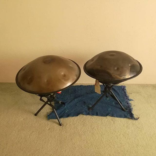 koku_music's tweet photo. That's my studio. Just pans... 😜

#handpan #hangdrum #hang #vancouver #northshore #northvancouver #canada #music #travel #musiclover #worldtraveller #meditaion #yoga #worldexploring #traveler #chill #chillout #relax #calm #traditional #beautiful #creation #fun #studio #handp… https://t.co/NiQirW32Yh