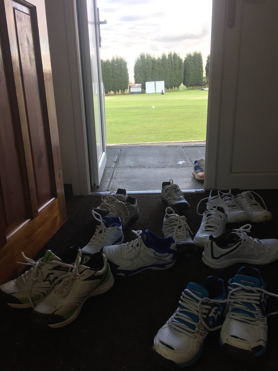 StaffsCricket's tweet photo. Itโs clearly biscuit time at this sunny ๐ clubs junior game #sunatlast #freezingthough https://t.co/N4UMnjLj20