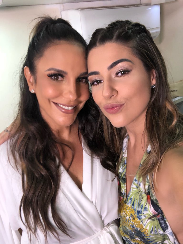 amorimvivian_'s tweet photo. Ela voltou com TUDO e eu fui lá conferir tudo de pertinho!!! 😍❤️ A matéria ficou linda, então se vc perdeu, já corre lá no Globo Play p conferir 👉🏼 https://t.co/YPYJT7rKL5 #VideoShowAoVivo #IveteNoVideoShow https://t.co/qVwOodQKaP