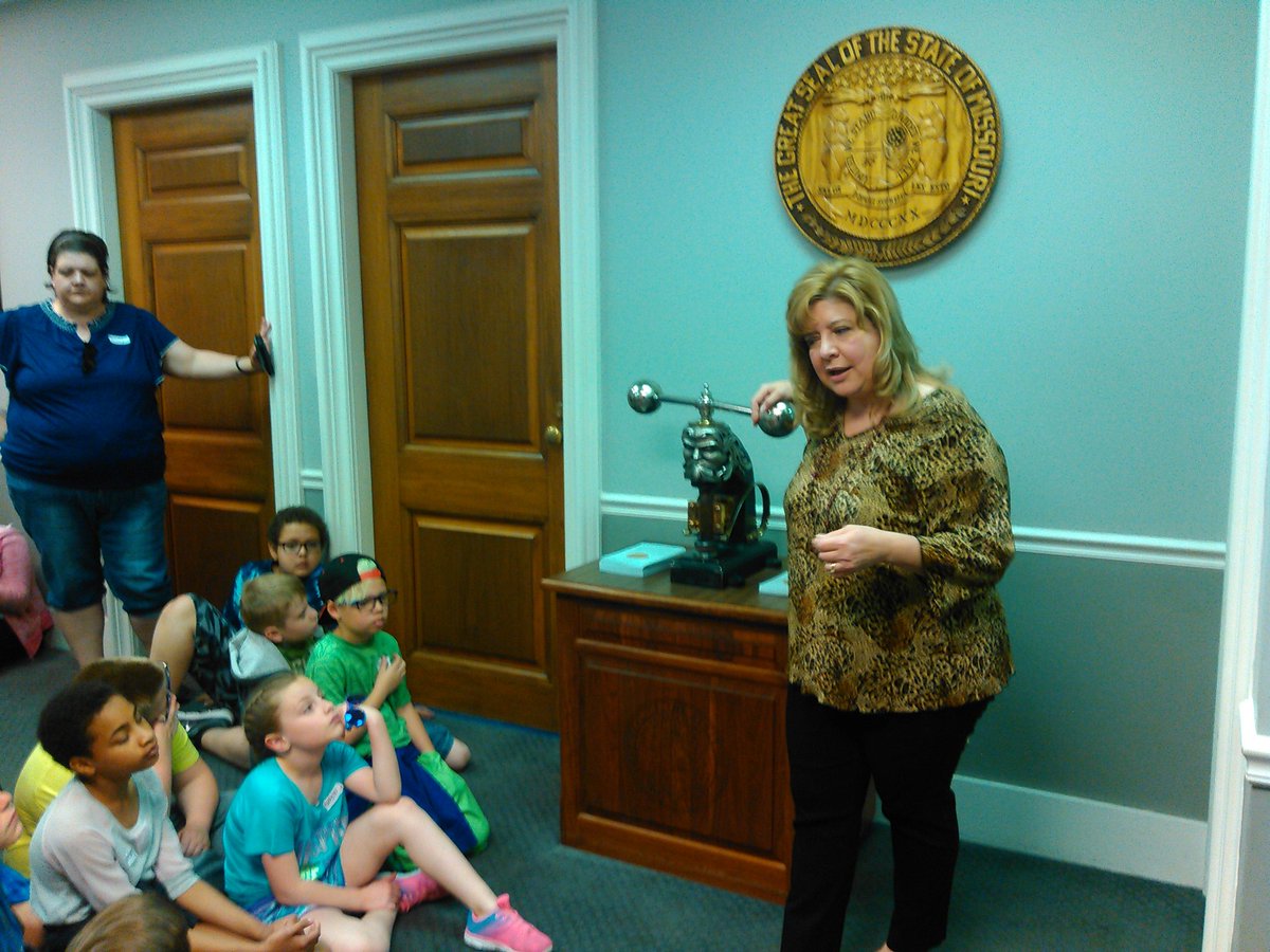 MrsMaryBH's tweet image. #pkvproud #fieldtrip #mocapitol #team4th #lovecentraldairy