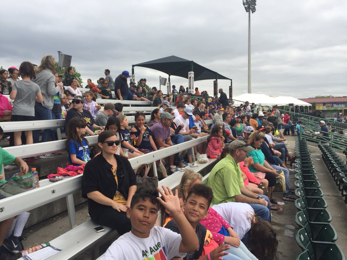 4thgradegators's tweet photo. Field trip to the @missionsmilb today! #norain #churros https://t.co/sivLHmGBYG