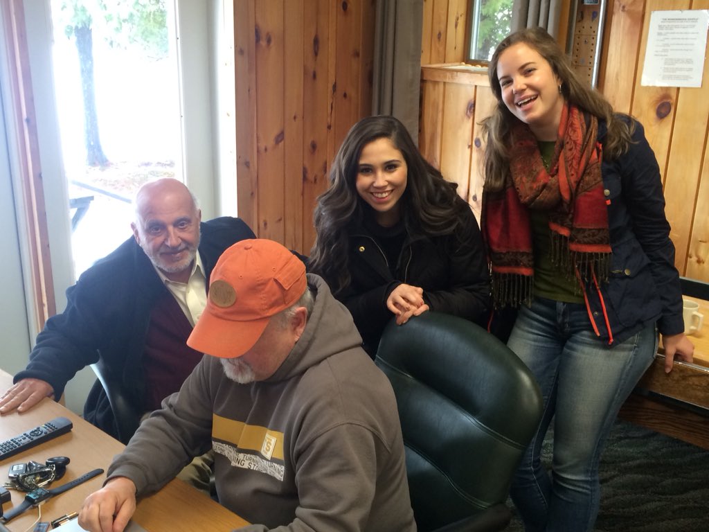 SLPSyracuse's tweet photo. Our @NewhouseBDJ students @lileana_pearson and @ChristineMMort working w mentor Fred Francis at the 2018 @NSS_Maxwell Nat’l Security Mgmt Course. @NewhouseSU @MaxwellSU https://t.co/4ZImdmJQIw