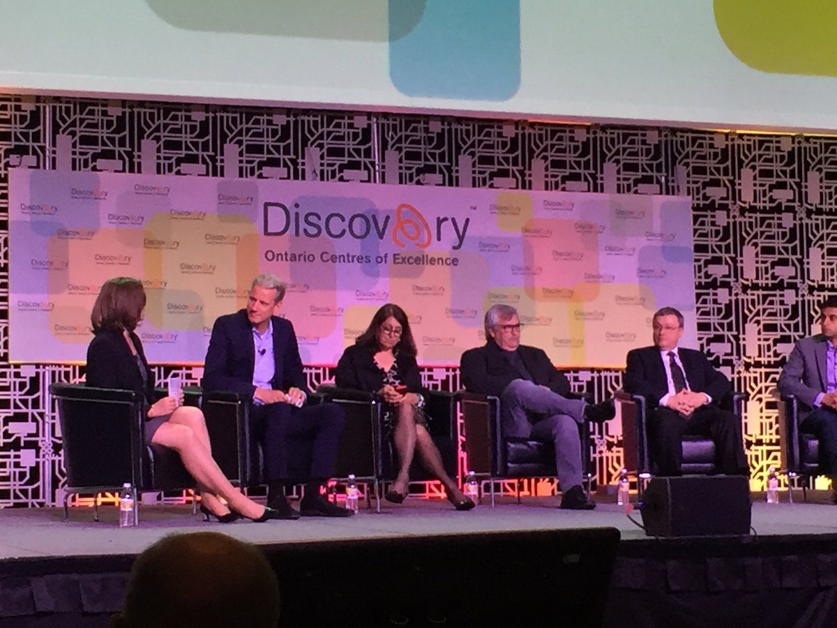 EricssonNA's tweet photo. "With #5G, we could see battery life increase to 10 years before having to charge." - Ageskog. #OCEdiscovery https://t.co/0GnDV6RW9C