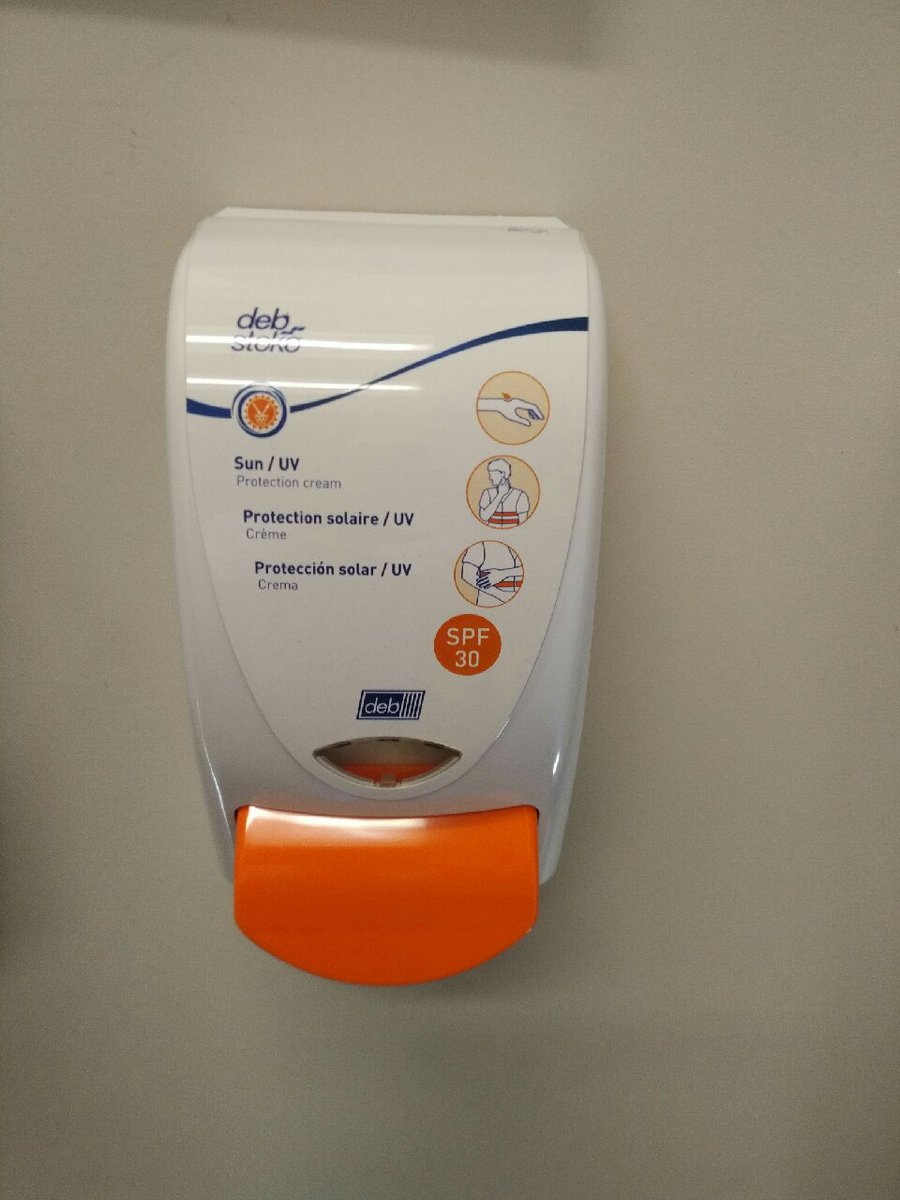 SCJP_Canada's tweet photo. Check out this #sunscreen #debdispenser at @trentportmarina! The staff here are #UVAware and ready for the summer rays! https://t.co/Blv6wRIy18
