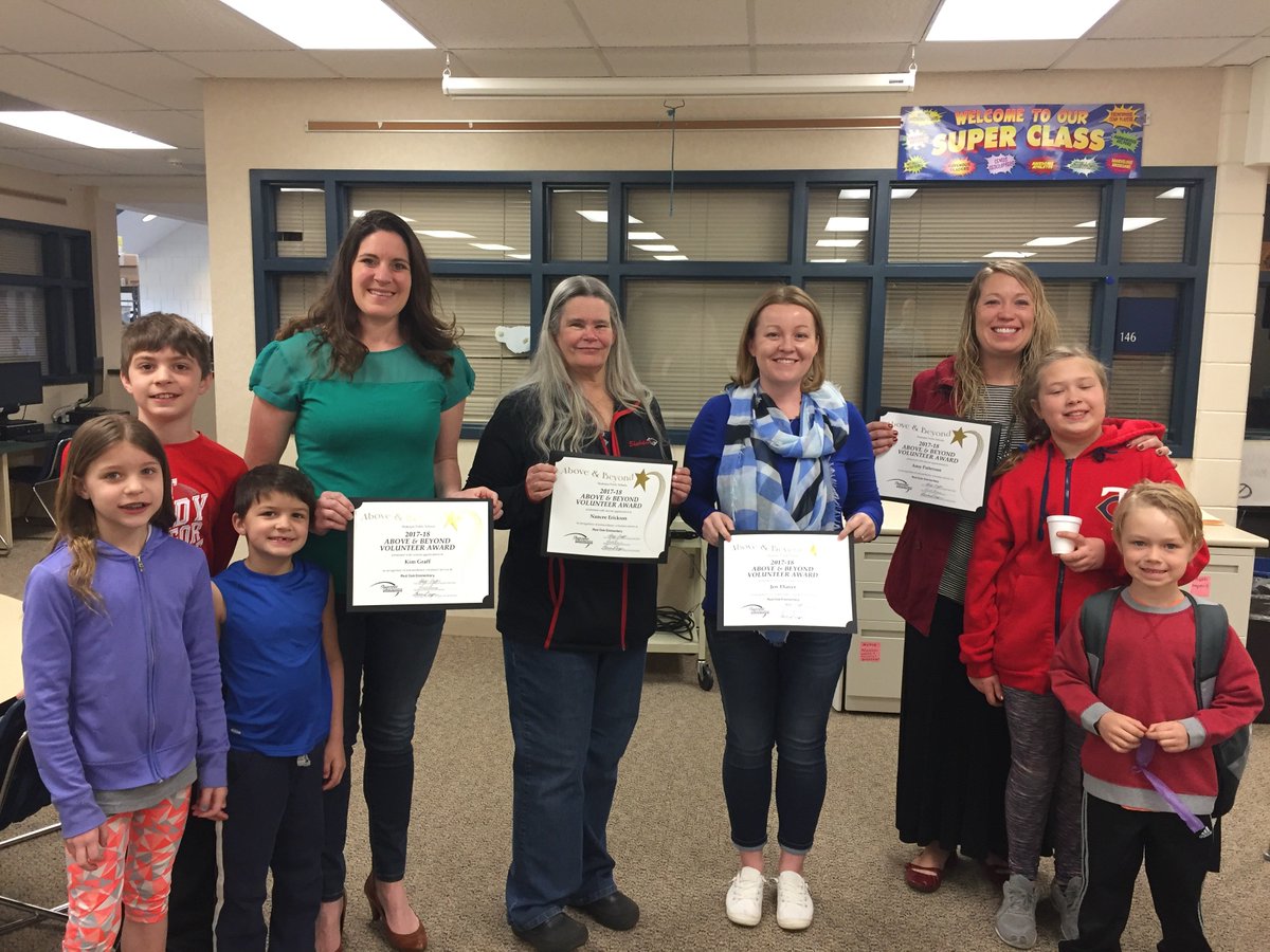 RedOaksters's tweet photo. Thank you to all our wonderful volunteers! Our volunteers help our school run smoothly. A big thank you to these wonderful ladies who were selected as Above and Beyond Volunteers of the year: Kim Graff, Nancy Erickson, Jen Thayer, Amy Patterson, and Kim Lee (not pictured). https://t.co/pWhwHuSGlW