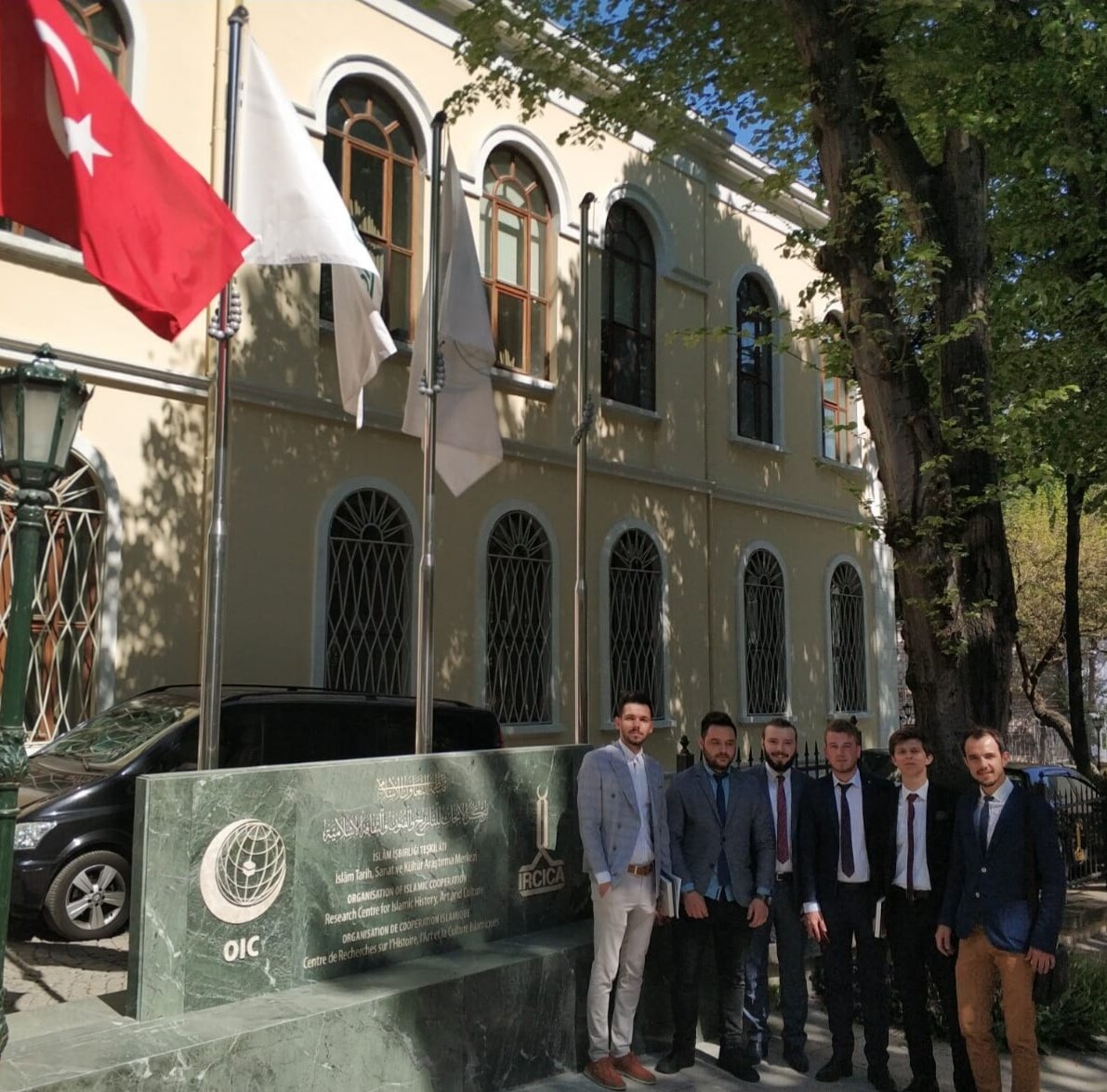 görüşlerini aldık. 
Kendilerine sıcak sohbetleri, ilgi destek ve alakaları için tüm Batı Trakyalı öğrenciler adına teşekkür ediyoruz Batı Trakya Ögrenci Birlikleri