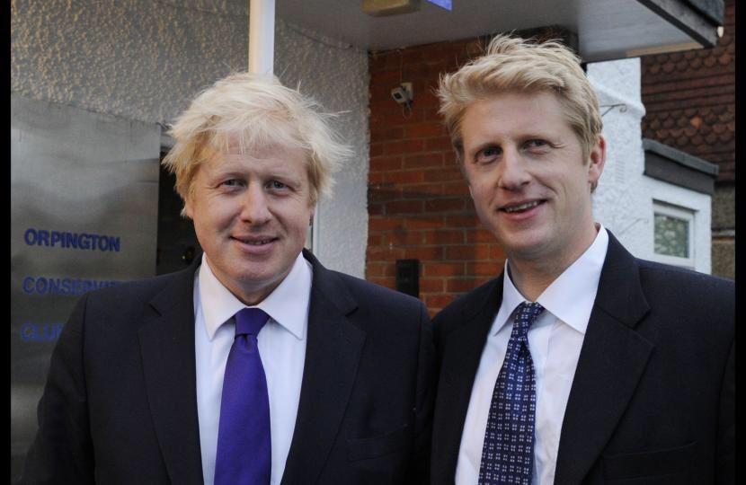 ボッサx2 On Twitter ボリス ジョンソンの弟のジョー ジョンソンは この写真の人 なんか似てるよね で この弟も 兄と同じ右翼保守党の議員