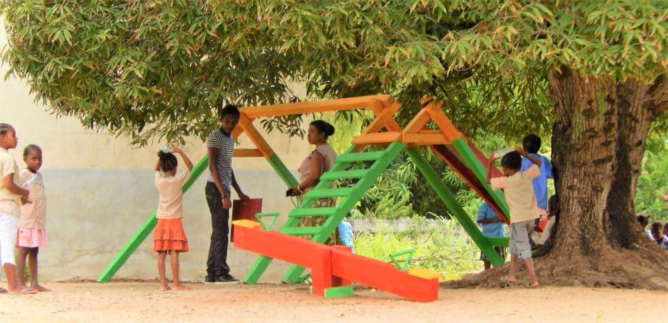 orkydea's tweet photo. Voilà
La mia diciottesima area giochi per i bimbi poveri
Alla EPP Belinta di Mahajanga

#oredigioco #oredorate #oreafricane https://t.co/jkvbXZb7J1