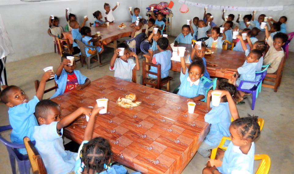 orkydea's tweet photo. Voilà
La mia diciottesima area giochi per i bimbi poveri
Alla EPP Belinta di Mahajanga

#oredigioco #oredorate #oreafricane https://t.co/jkvbXZb7J1