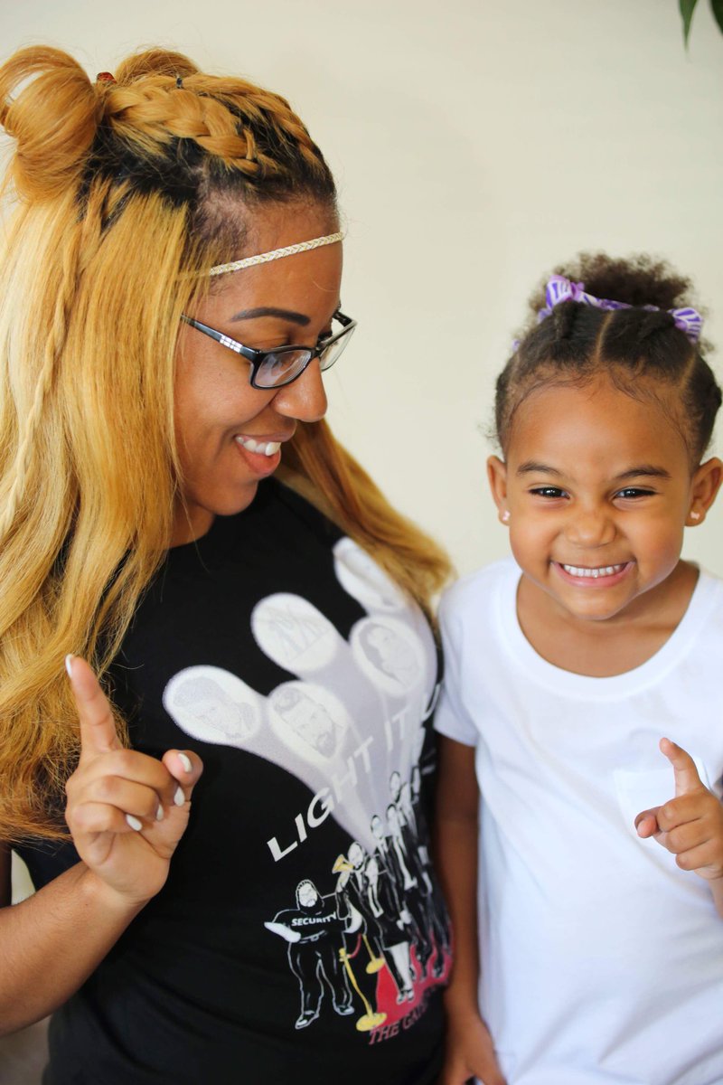 PnkGlamour's tweet photo. Decided to have some fun and rock my @1GatedCommunity tee the proper way. With a mini photo shoot 📸 of course! And my mini me joined in on the fun 😁 Love my new shirt btw! ☝🏽% https://t.co/DB5lOkiqOs