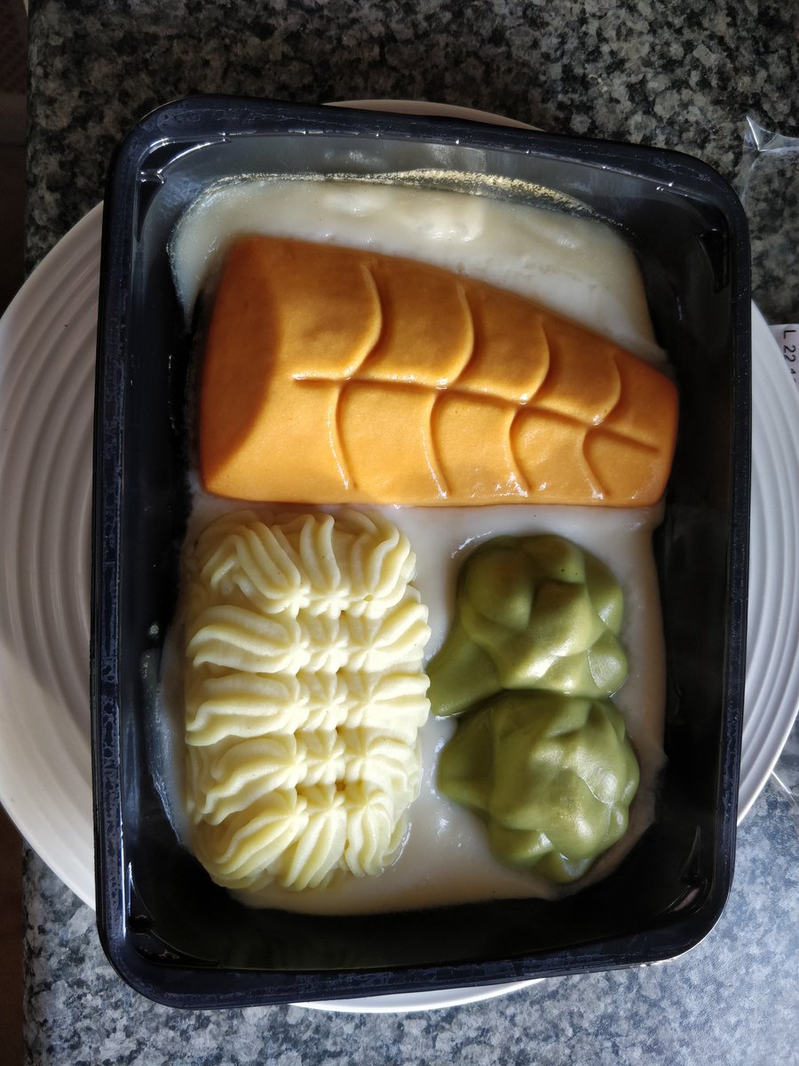 YvonneCassidy10's tweet photo. Pureed Salmon Supreme for dinner and skyr yougurt with pureed peaches for dessert. I was still full from lunch but I did my best to get through all this. I am full to the brim but still 600kcal below my kcal requirements #malnutritionmatters #pureedmeals #dyspahgia #safeswallow https://t.co/jWuRMeXHf3