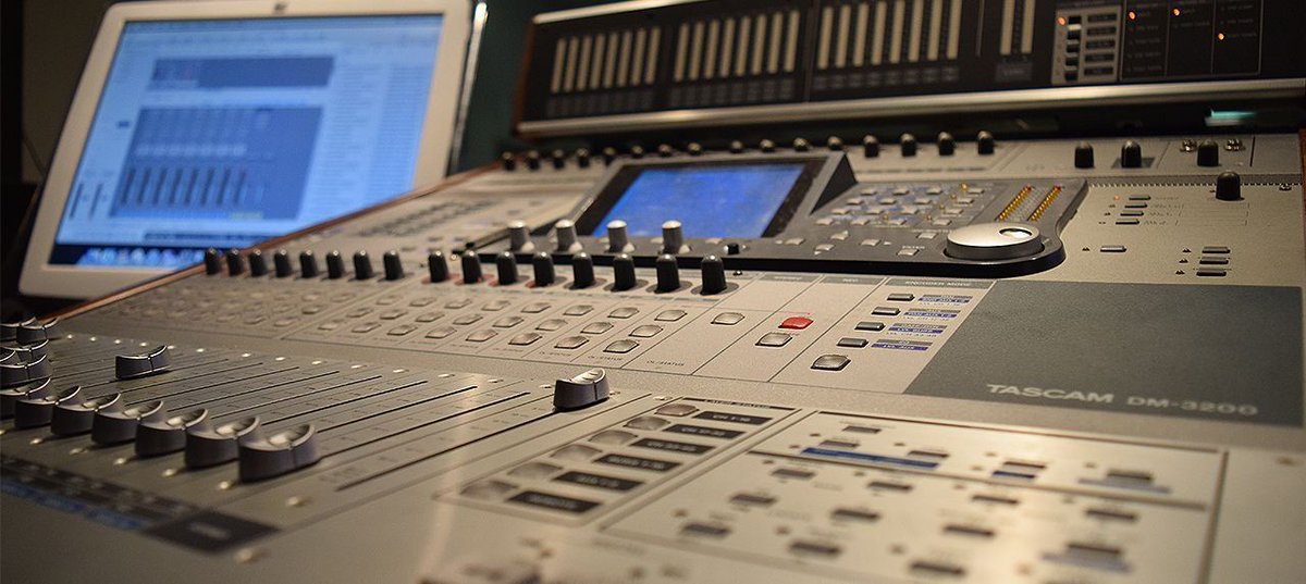 JammStudios's tweet photo. Book your recording session for May now, and get that EP done!
Check our site for more details and get in touch for a chat if you're looking to book in with us!
https://t.co/sRPlGPKWwn
#recordingstudio #studiosession #booknow #bands #singers #recording #sthelenshour https://t.co/q9nrdLxtGo