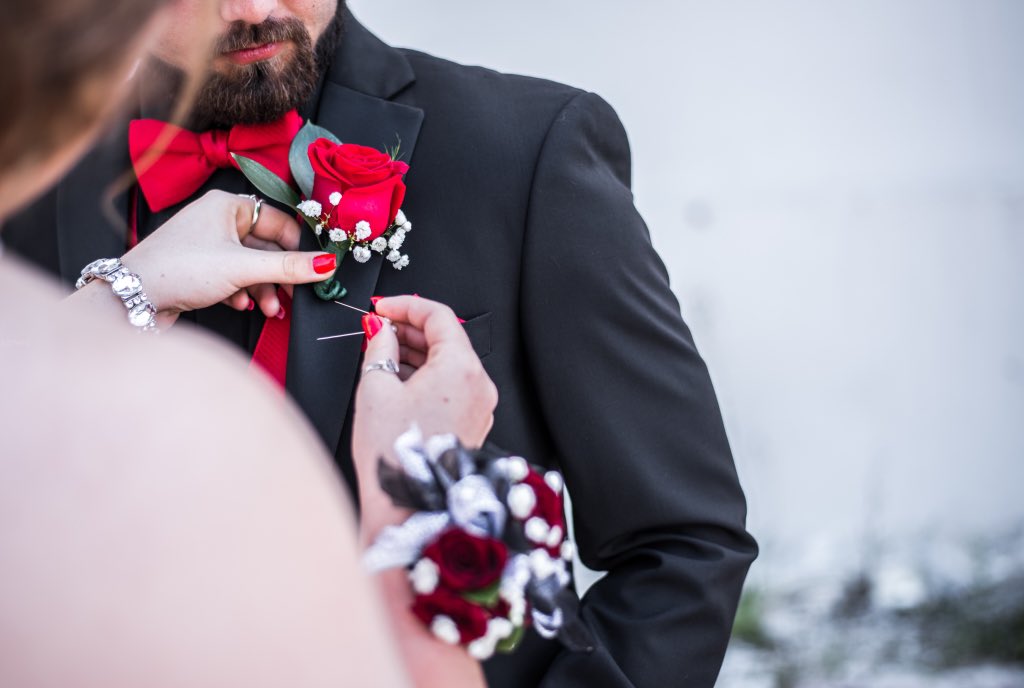 2Cozy_94's tweet photo. Dm me if you know anyone interested in taking pics for Prom or whatever 🙃 https://t.co/HcW1wnXkIg