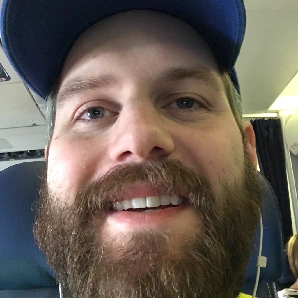 chrismelberger's tweet photo. inflight movies 😀 https://t.co/vPfSi9ch8q
